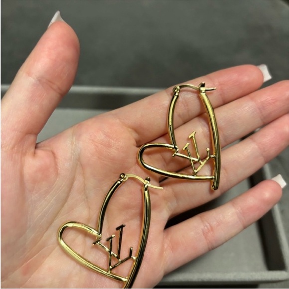 Louis Vuitton Heart Shaped Earrings - Picture 5 of 7